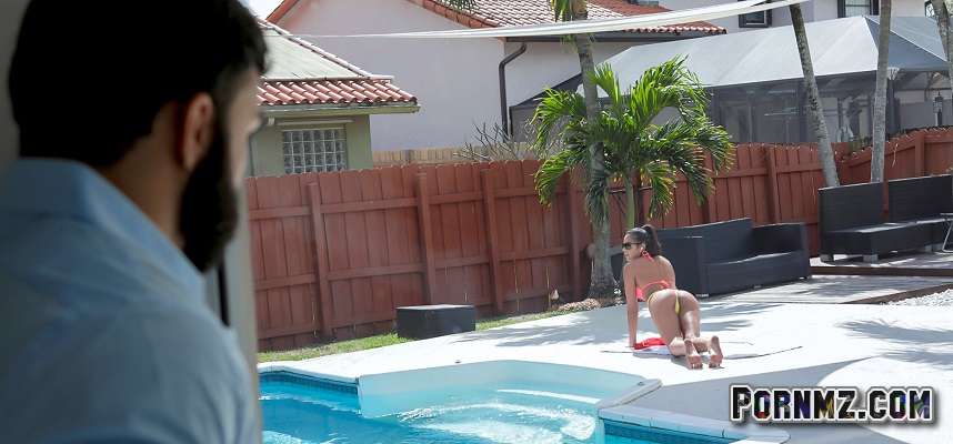 FamilyStrokes – Extra Wet Pool Day Starring Vienna Black