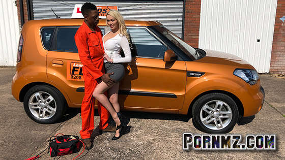 FakeDrivingSchool – Longwood goes deep into Amber Jayne