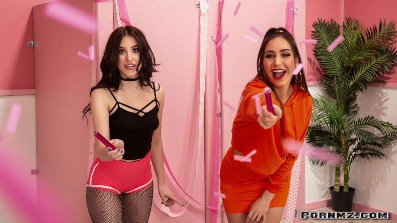 WhenGirlsPlay – Drawing Hearts And Lipstick Marks