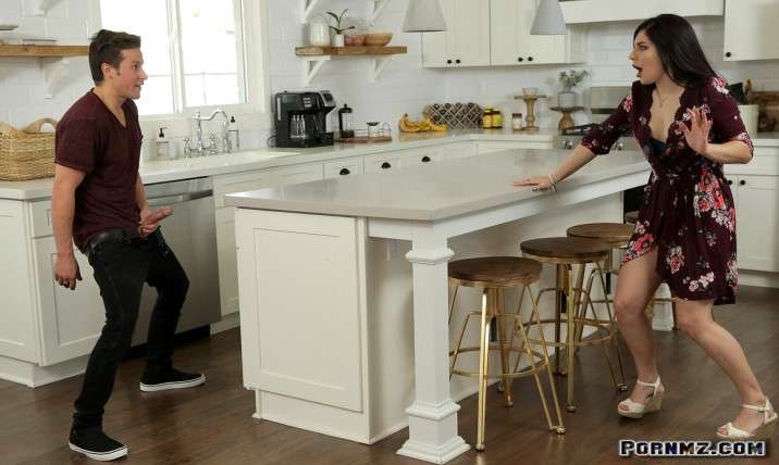 MomsTeachSex – Chasing Stepmom