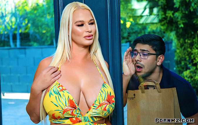 MrsCreampie – London River Gets Pussy Filled