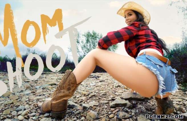 MomShoot – Alexa Payne Cowgirls Crave Cock