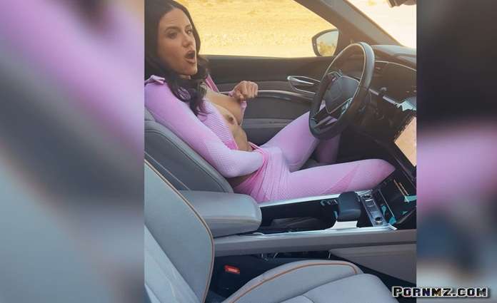 [Brazzers] Penny Barber – Horny Milf In The Wild