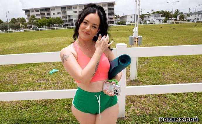 [BangBus] Lillianette – Girl Got Ass