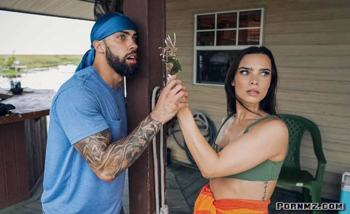 [DigitalPlayground] Ivy Ireland – Swamped