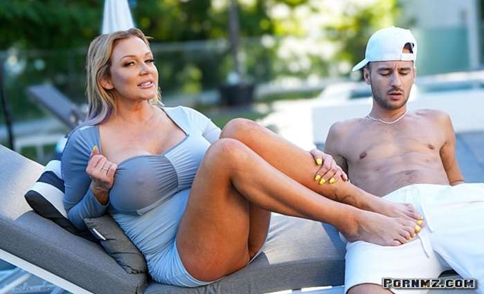 (LoveHerFeet) Poolside Encounter – Nikki Sexx