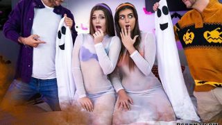 Selia Bet Juie Re N Vigis This Hallwee DaughteSwa